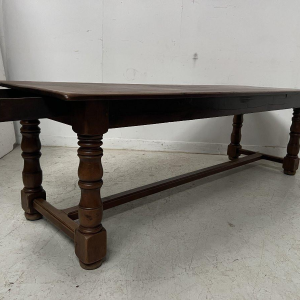 Grande table de ferme à pieds balustres et tiroir, hêtre massif, XIX siècle