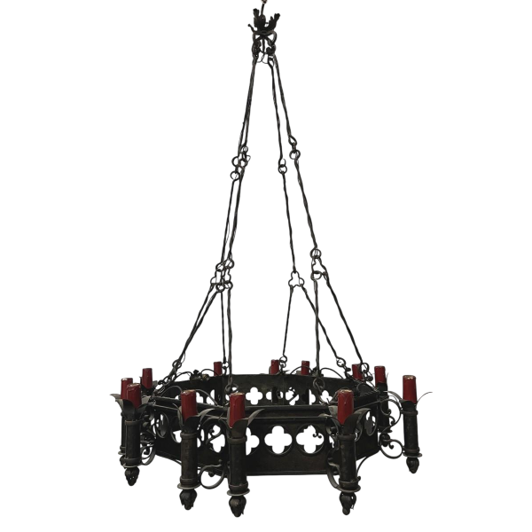 Kroonluchter van gehamerd smeedijzer in renaissancestijl uit de 20e eeuw