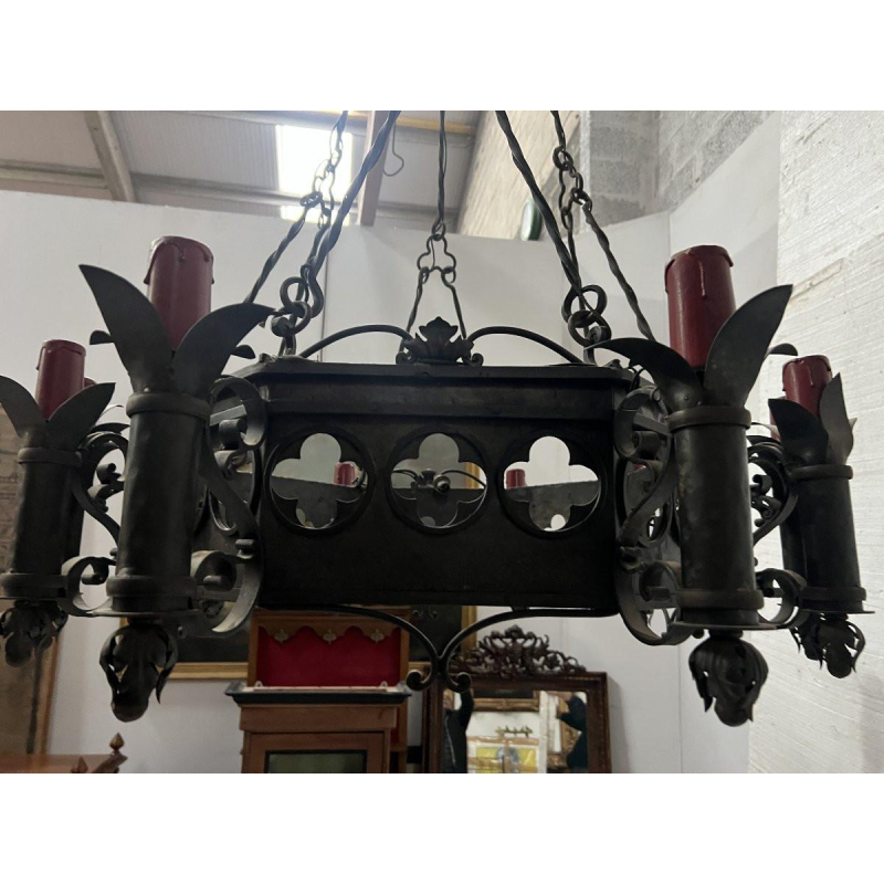 20th century Renaissance-style hammered wrought iron chandelier