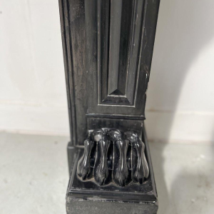 Cheminée Napoléon III à pieds griffes en marbre noir, XIX siècle