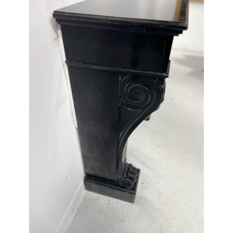 Cheminée Napoléon III à pieds griffes en marbre noir, XIX siècle
