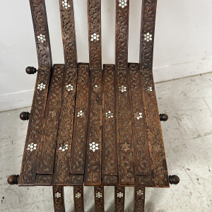 Mobilier de salon de style syrien en bois sculpté, XIXe siècle