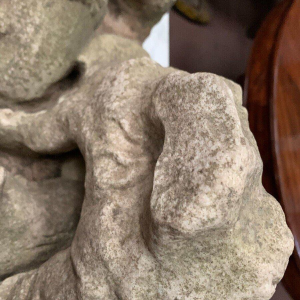 "Combat de Lions" sculpture en marbre (groupe) ourson et mouton couché. XX siècle