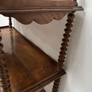 Driedelige consoleplank van mahoniehout en fineer uit de tijd van Napoleon III, 19e eeuw.