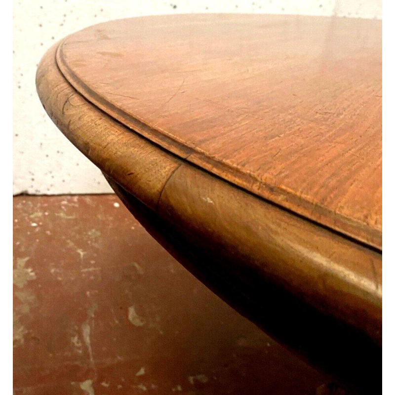 Grote uitschuifbare tafel in Napoleon III-stijl, met een massief walnotenhouten onderstel, 19e eeuw.