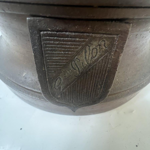 G. PILON "Jongeman met zwaard", gepatineerd zinken beeldhouwwerk, 20e eeuw