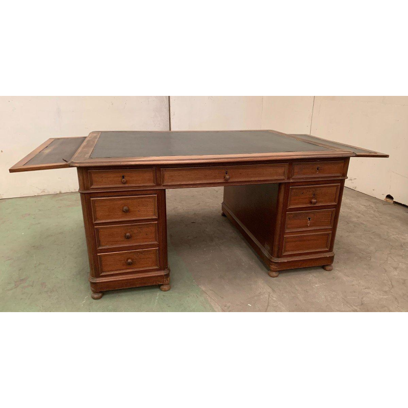 Bureau plat à double face et tirettes latérales en noyer – XXᵉ siècle