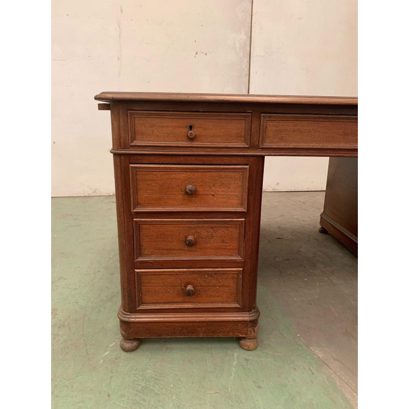 Bureau plat à double face et tirettes latérales en noyer – XXᵉ siècle