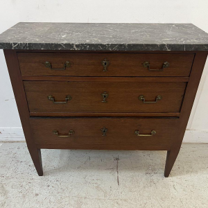Commode in Lodewijk XVI-stijl van massief eikenhout, 19e eeuw.