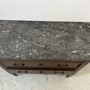 Commode de style Louis XVI en chene massif XIX siècle