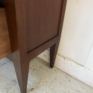 Commode de style Louis XVI en chene massif XIX siècle