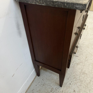 Commode de style Louis XVI en chene massif XIX siècle