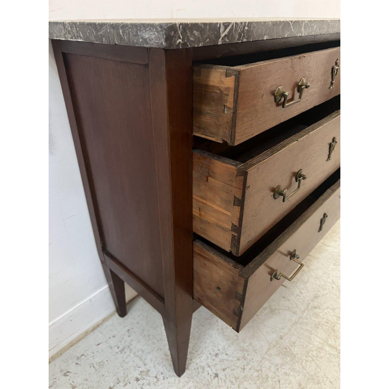 Commode in Lodewijk XVI-stijl van massief eikenhout, 19e eeuw.