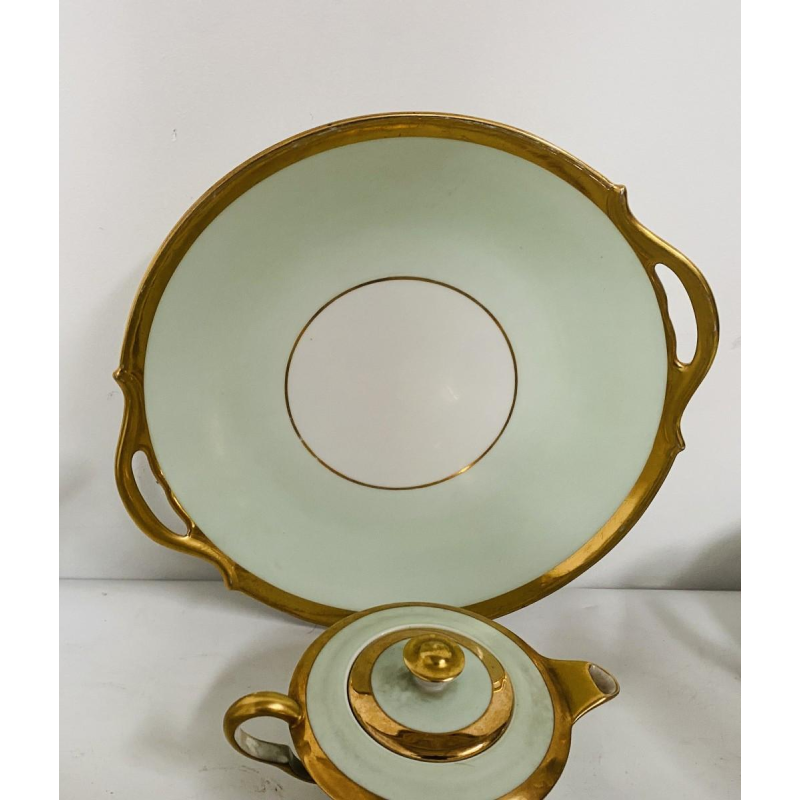 Service à café et thé en porcelaine polychrome – 25 pièces, XXᵉ siècle