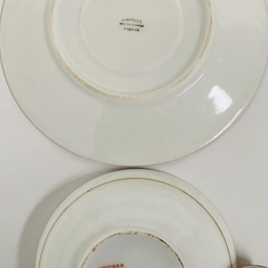 Service à café et thé en porcelaine polychrome – 25 pièces, XXᵉ siècle