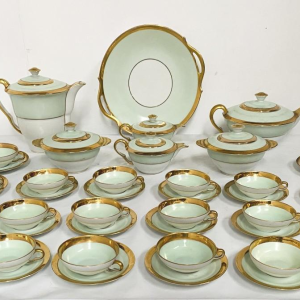 Polychroom porseleinen koffie- en theeservies – 25 stuks, 20e eeuw