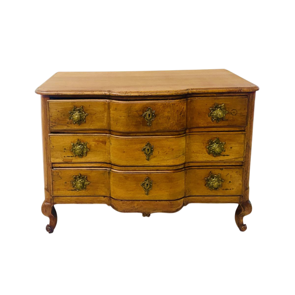 Commode galbée en noyer massif – XVIIIᵉ siècle