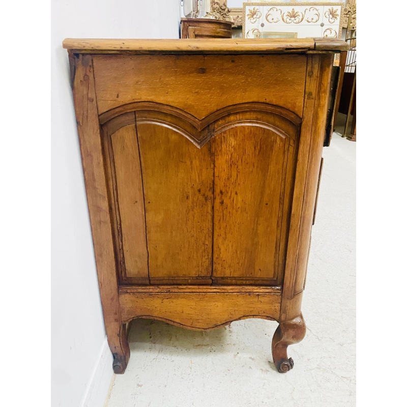 Bombé commode van massief walnotenhout – 18e eeuw