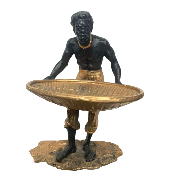 « L’Homme au panier tressé » sculpture en bronze à double patine, XXᵉ siècle