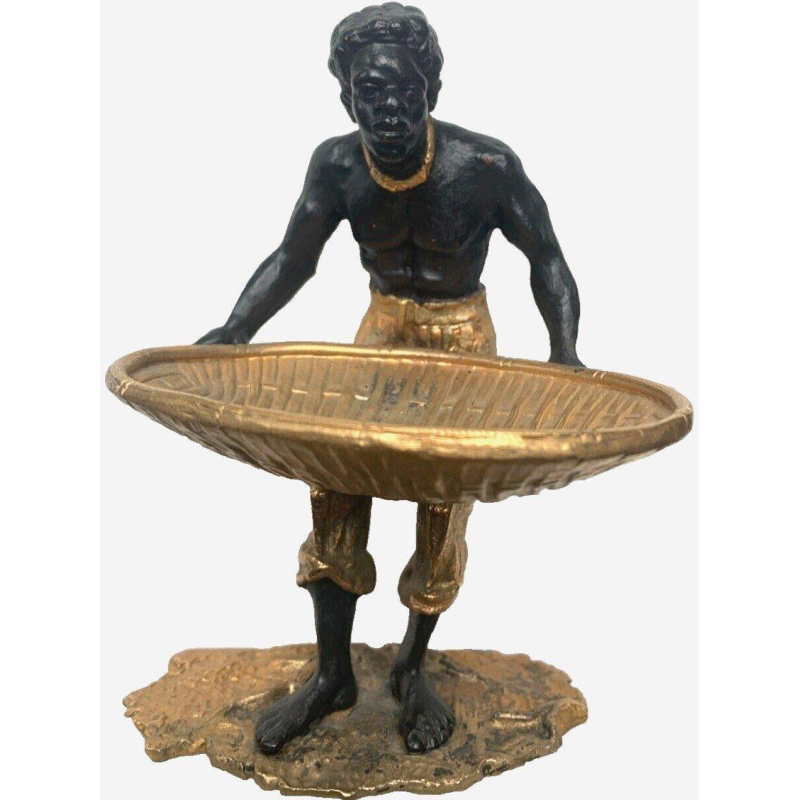 "De man met de gevlochten mand", bronzen sculptuur met een dubbele patina, 20e eeuw.