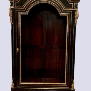 Vitrine d’apparat Napoléon III en bois noir et bronze ciselé doré – XIXᵉ siècle