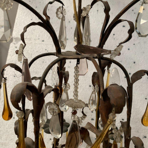 Kroonluchter in kooivorm in Louis XV-stijl met hangers en waterdruppels – 20e eeuw