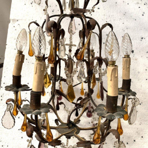 Lustre cage de style Louis XV à pendeloques et gouttes d’eau – XXᵉ siècle