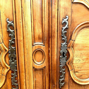 Paire de portes à encadrement en merisier massif – XVIIIᵉ siècle