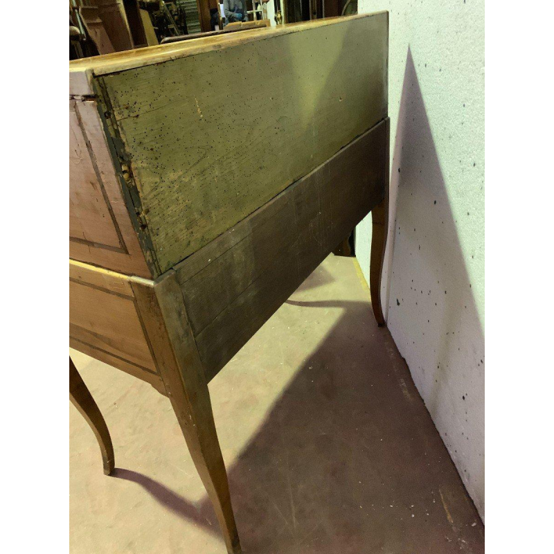 Bureau de pente de style Louis XV en merisier massif – XIXᵉ siècle