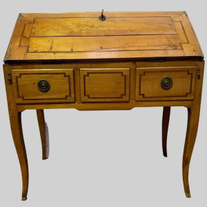 Louis XV style slant-front desk in solid cherry wood – 19th century