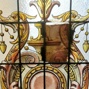 Huis Labille, set van drie glas-in-lood scheidingsdeuren met bloemmotieven – begin 20e eeuw