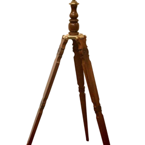 Brass telescope with mahogany stand – 20th century