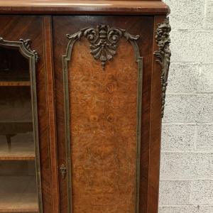Louis XV style bookcase in mahogany and burr walnut – 20th century