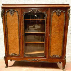 Louis XV style bookcase in mahogany and burr walnut – 20th century