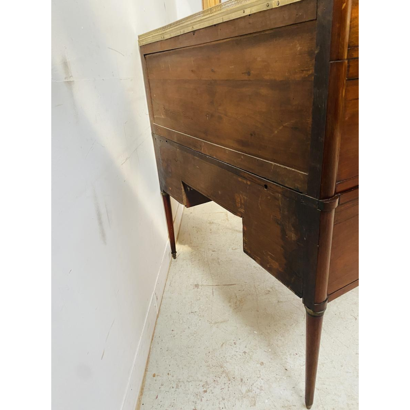 Cilindervormig bureau in Lodewijk XVI-stijl van mahoniehout en mahoniefineer, eind 18e eeuw.