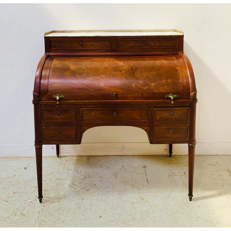 Cilindervormig bureau in Lodewijk XVI-stijl van mahoniehout en mahoniefineer, eind 18e eeuw.