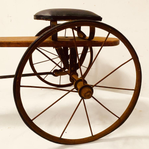 Vélo jouet pour enfant, dit la draisienne – fin du XIXᵉ siècle