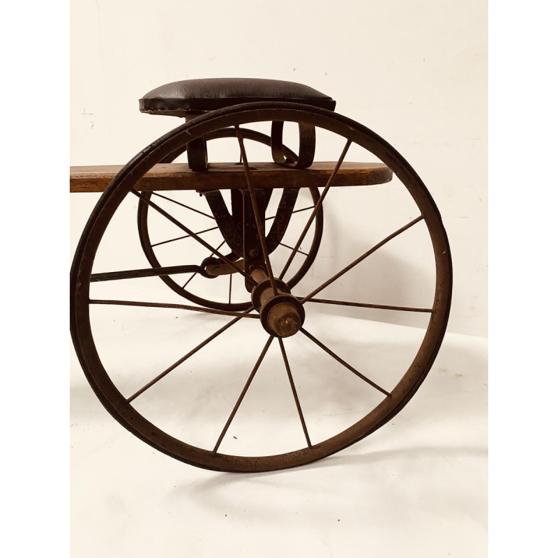 Vélo jouet pour enfant, dit la draisienne – fin du XIXᵉ siècle