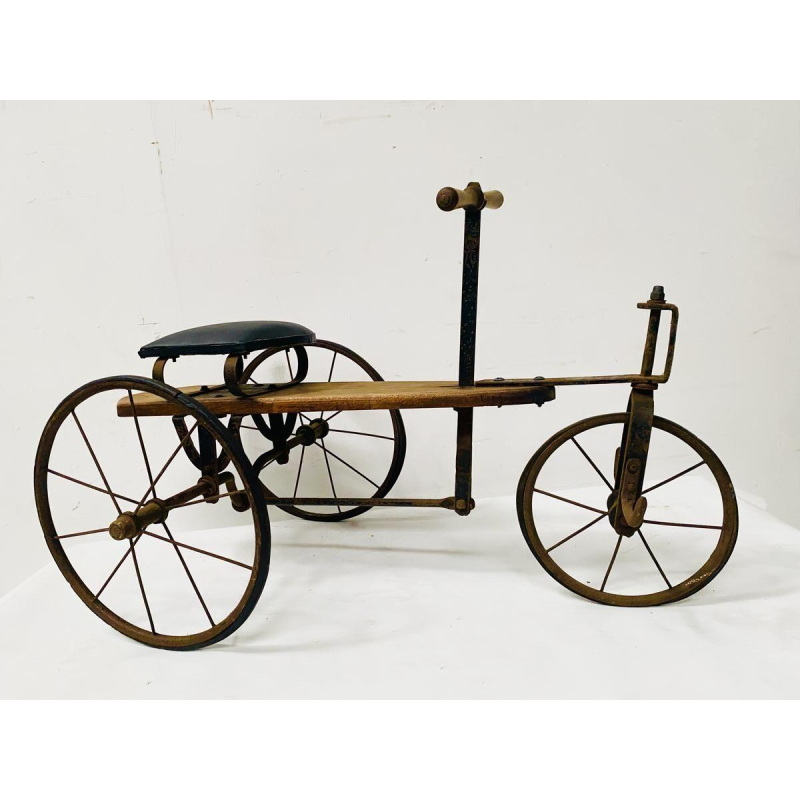 Vélo jouet pour enfant, dit la draisienne – fin du XIXᵉ siècle