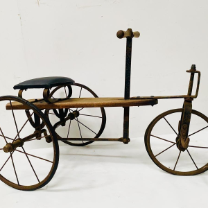 Vélo jouet pour enfant, dit la draisienne – fin du XIXᵉ siècle