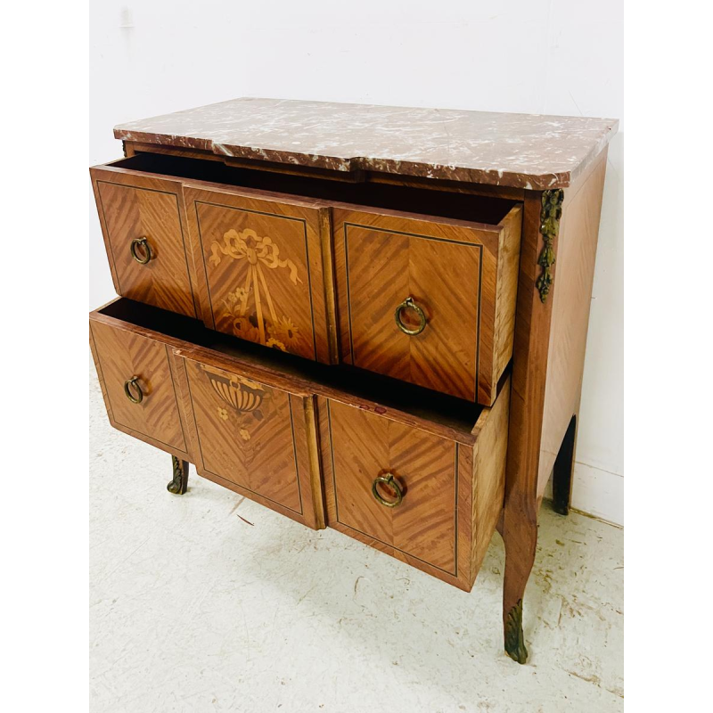 Commode à ressaut central de style transition Louis XV / Louis XVI – début du XXᵉ siècle