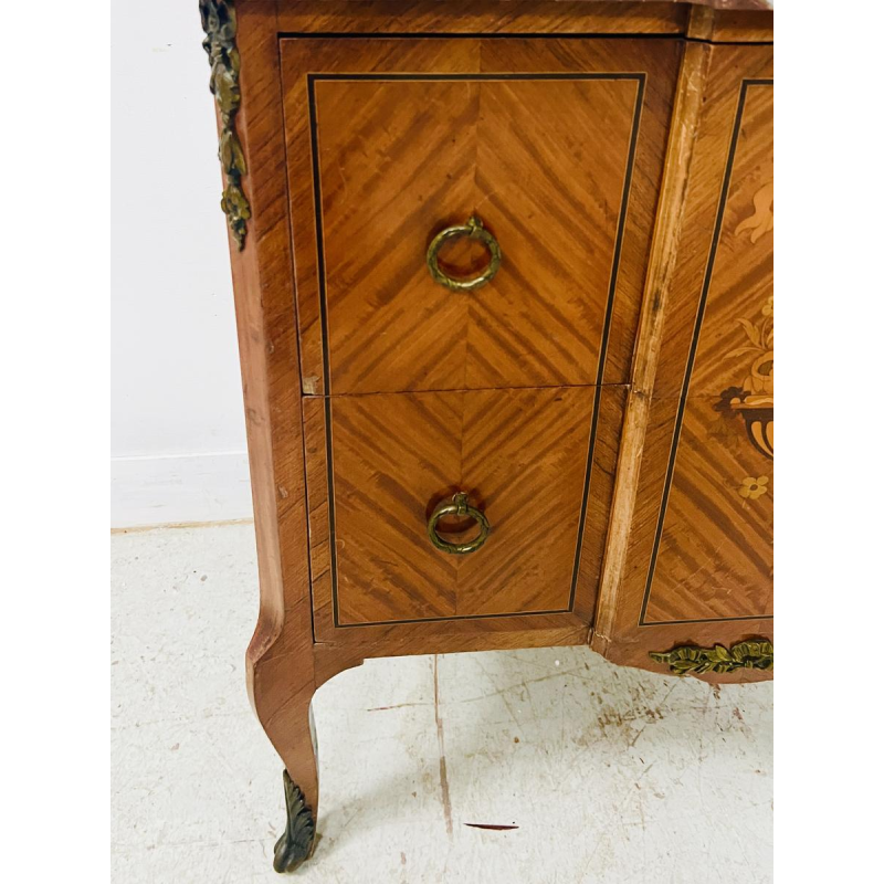 Commode with central projection in the transitional Louis XV/Louis XVI style – early 20th century