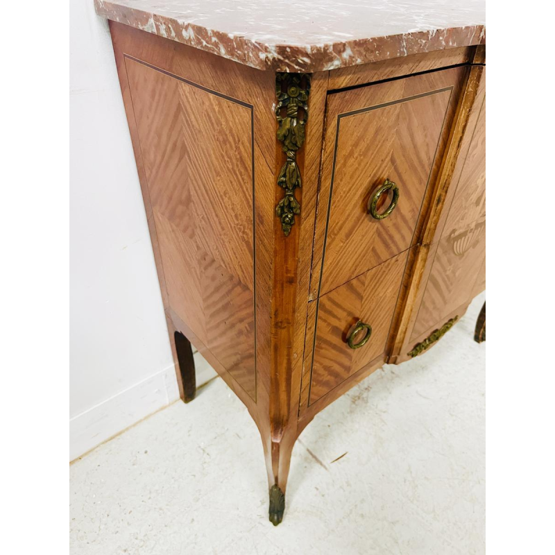 Commode à ressaut central de style transition Louis XV / Louis XVI – début du XXᵉ siècle