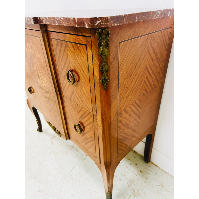 Commode à ressaut central de style transition Louis XV / Louis XVI – début du XXᵉ siècle