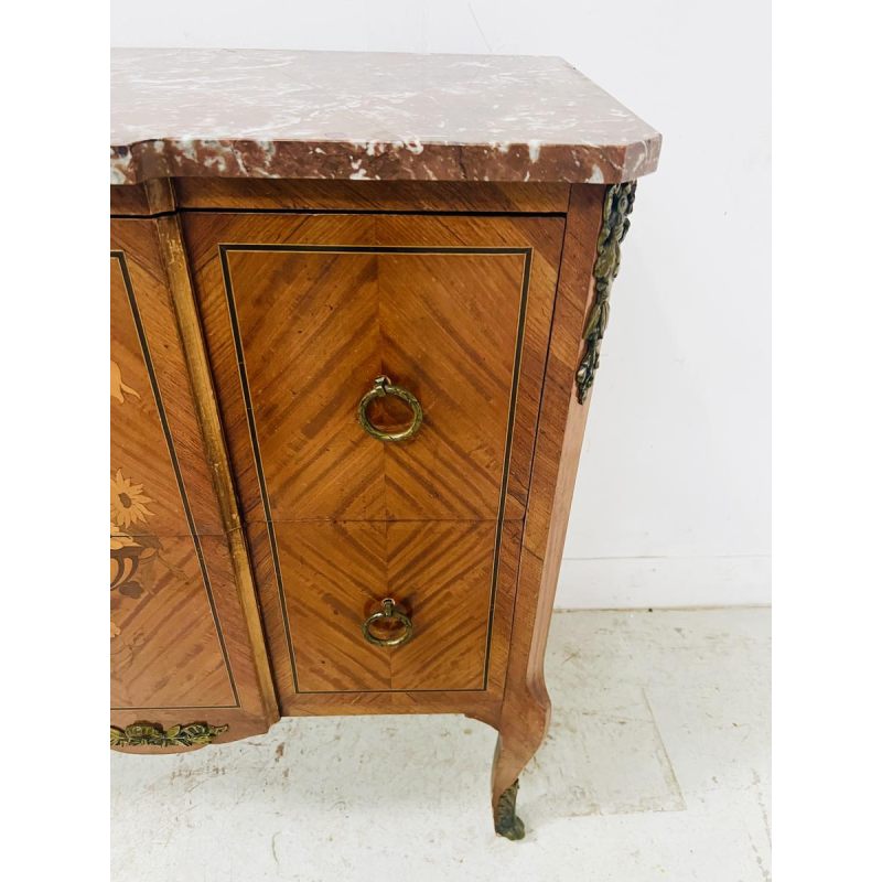 Commode with central projection in the transitional Louis XV/Louis XVI style – early 20th century