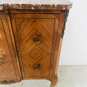 Commode with central projection in the transitional Louis XV/Louis XVI style – early 20th century