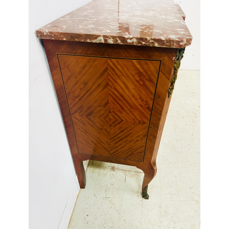 Commode à ressaut central de style transition Louis XV / Louis XVI – début du XXᵉ siècle