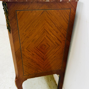 Commode with central projection in the transitional Louis XV/Louis XVI style – early 20th century