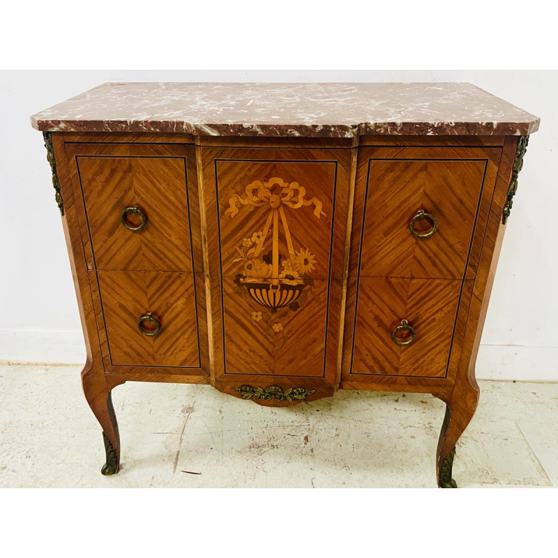 Commode with central projection in the transitional Louis XV/Louis XVI style – early 20th century