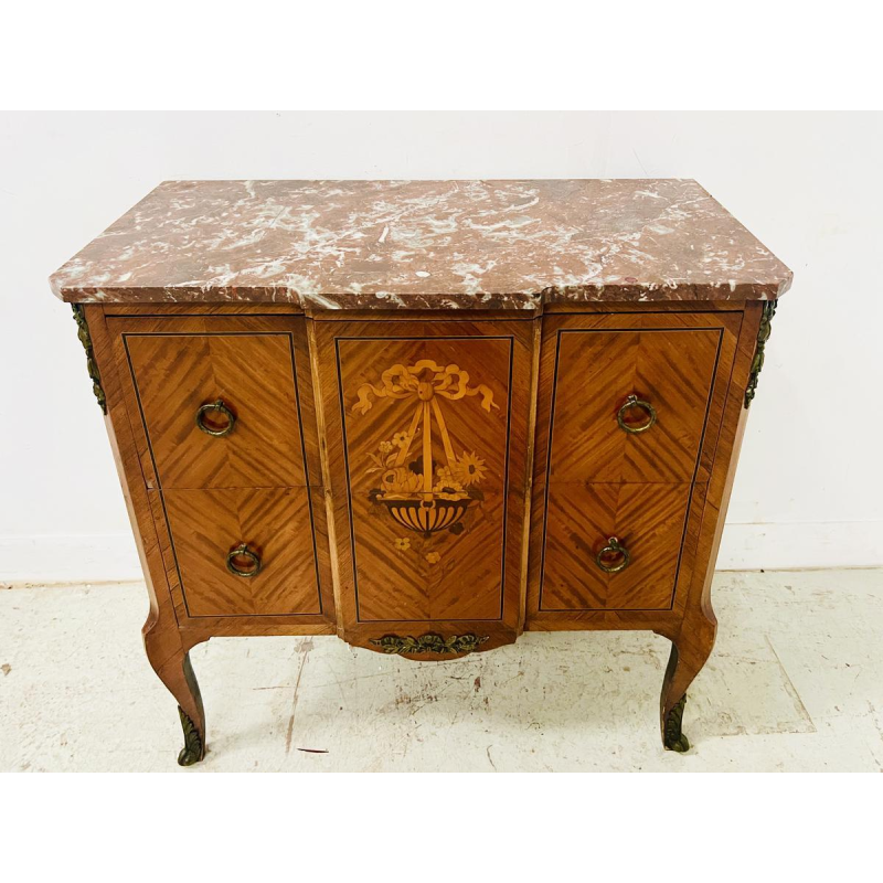 Commode à ressaut central de style transition Louis XV / Louis XVI – début du XXᵉ siècle